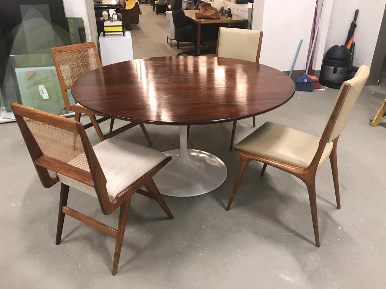 mesa saarinen embuia 1,37.jpeg