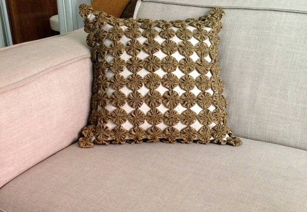 almofada fuxico verde.jpg