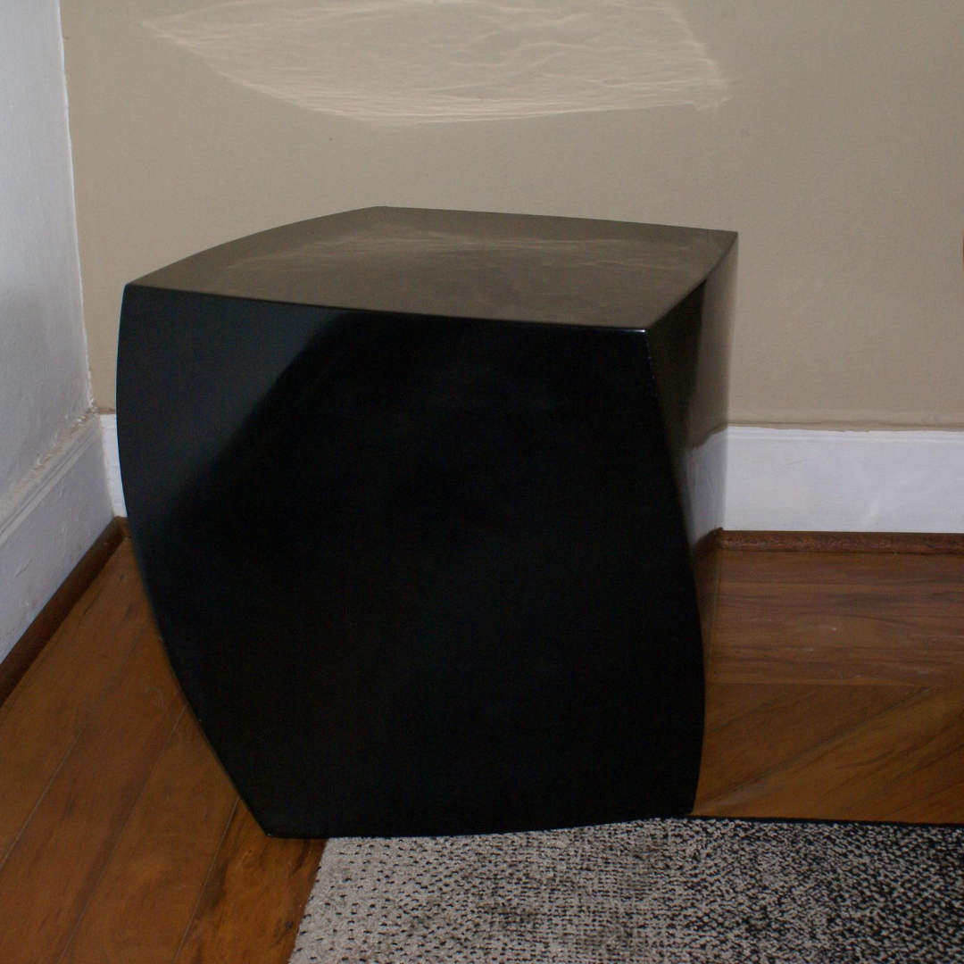 Pufe F. Gehry Preto 47x45x4.png