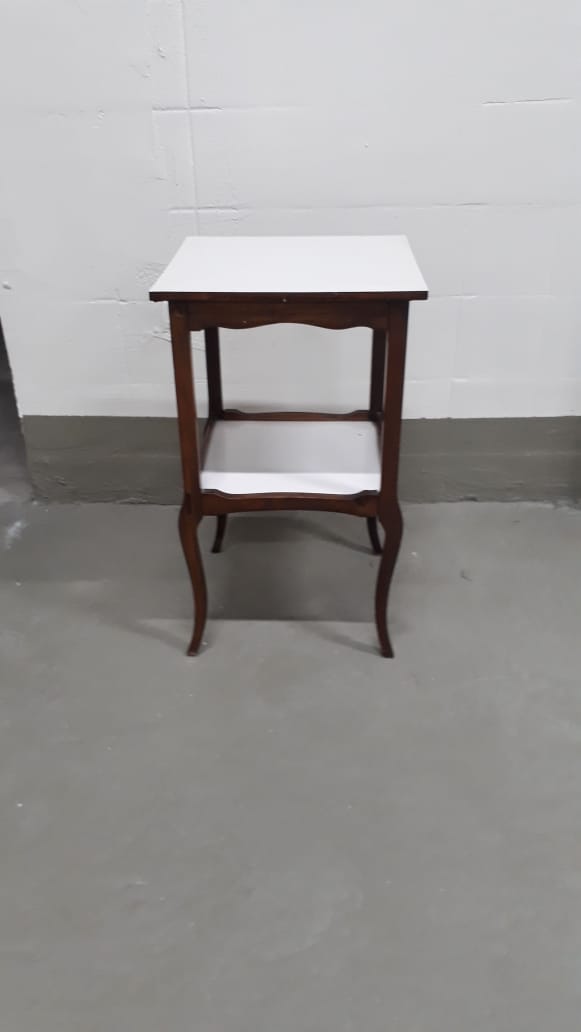 mesa lateral lima 34x34x57.jpg