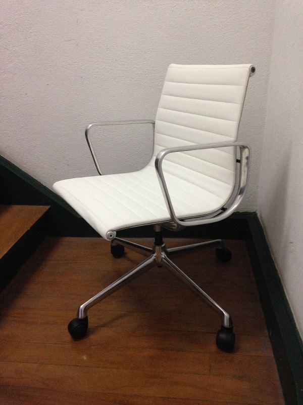 cadeira esteira branca(3).jpg