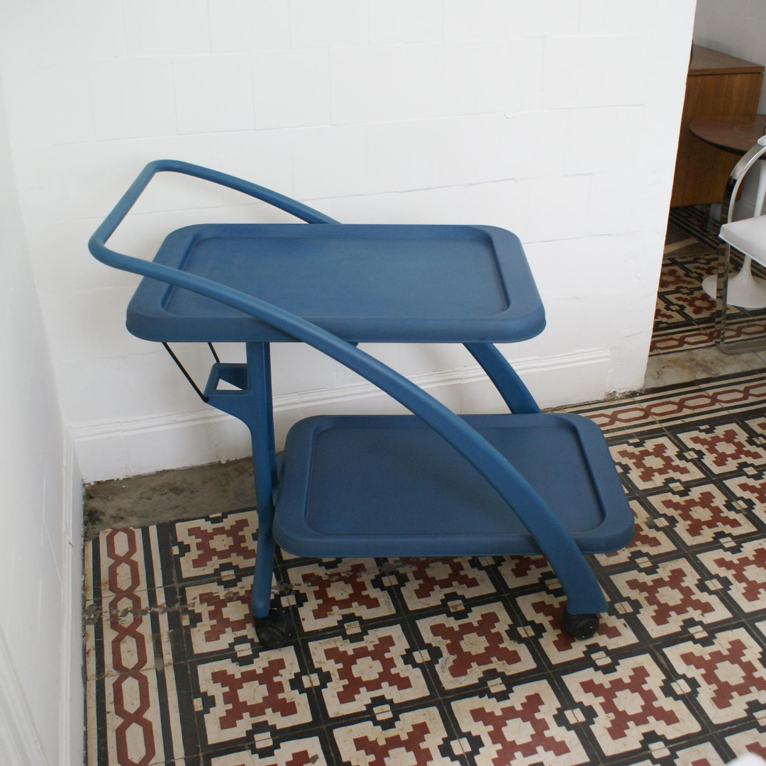 carrinho azul_0,84x0,46x0,77.png